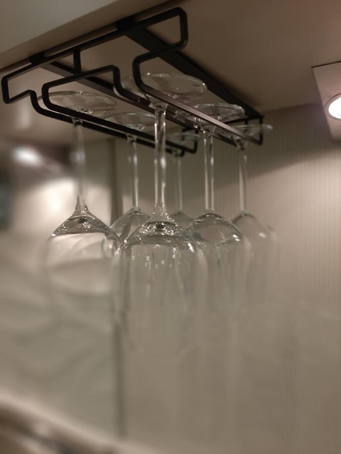 Design Apartment- 24H Self-Check-In - Bis 4 Pers - Parkplatz - Wifi - Balkon -Terrasse - In Direkter Weihernaehe - Radwege Schiffweiler Bagian luar foto