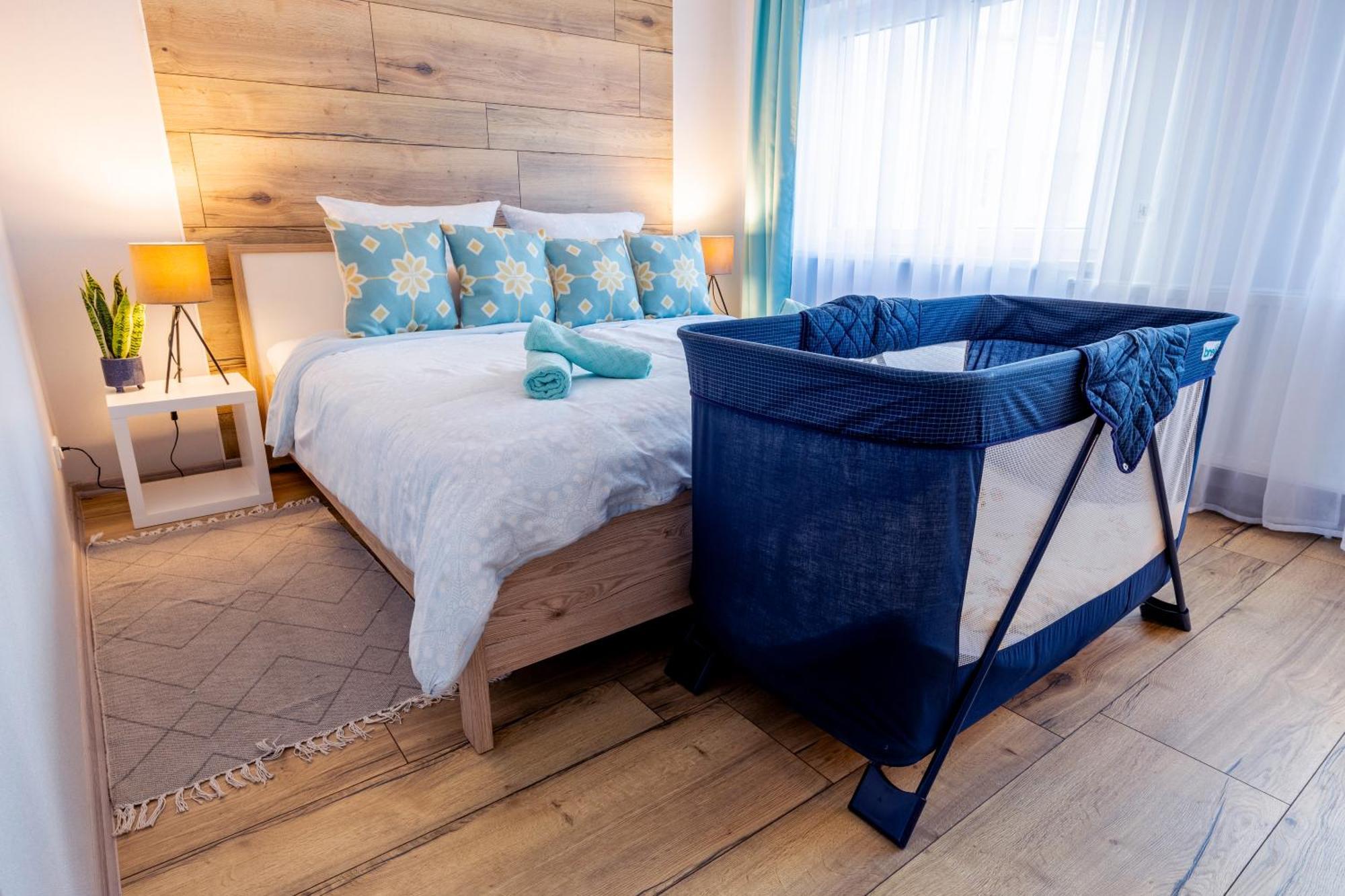 Design Apartment- 24H Self-Check-In - Bis 4 Pers - Parkplatz - Wifi - Balkon -Terrasse - In Direkter Weihernaehe - Radwege Schiffweiler Bagian luar foto